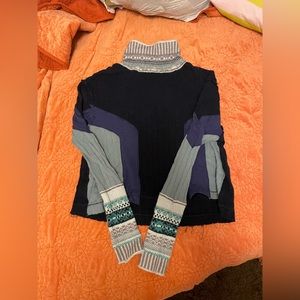Free people navy swit cuff top turtleneck M